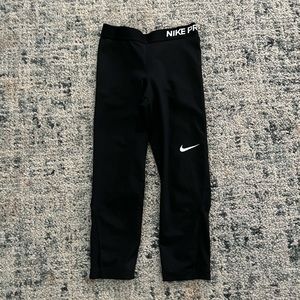 Nike dri-fit Capri leggings.